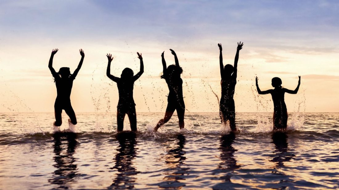 maintaining-friendships-resize-1220x686